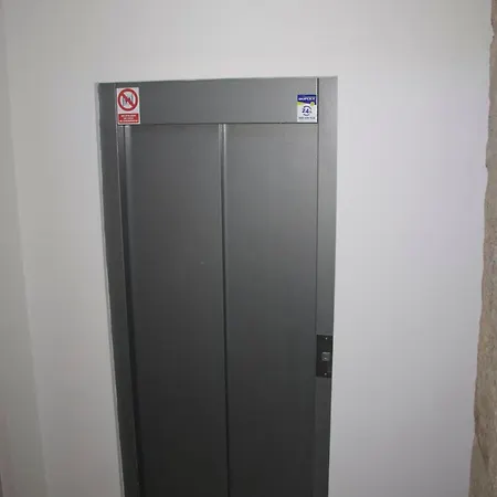 Parroquial Santiago Apostol De * Redondela